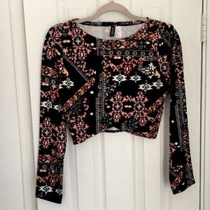 H&M (Divided) Multi-color Cropped Long Sleeve